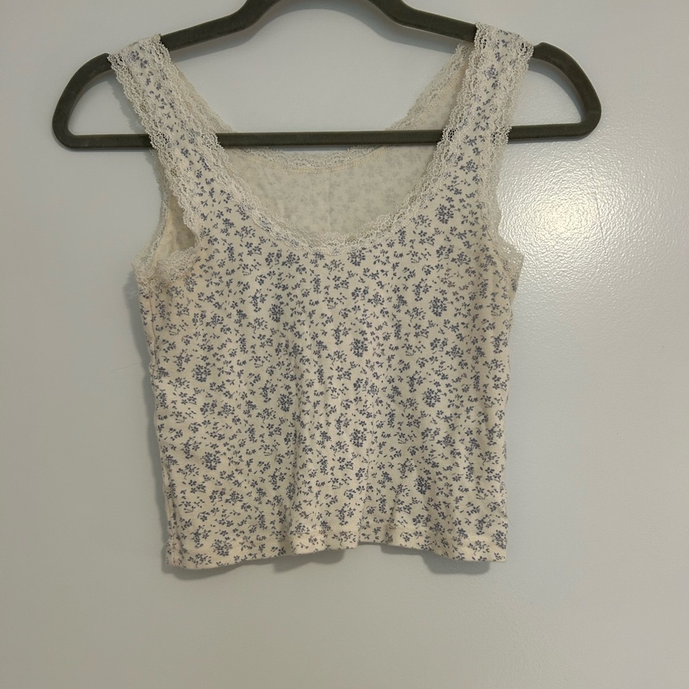Brandy melville tank top with lace trim